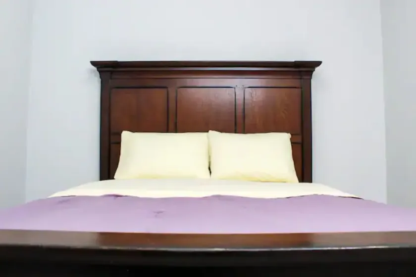 Forget ur worries in this spacious, light-filled, & serene legal basement suite - Image 1