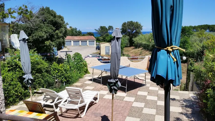 Mini Villa avec grande cour, accès direct  mer 150 m, garage fermé,parking ,WIFI - Image 1