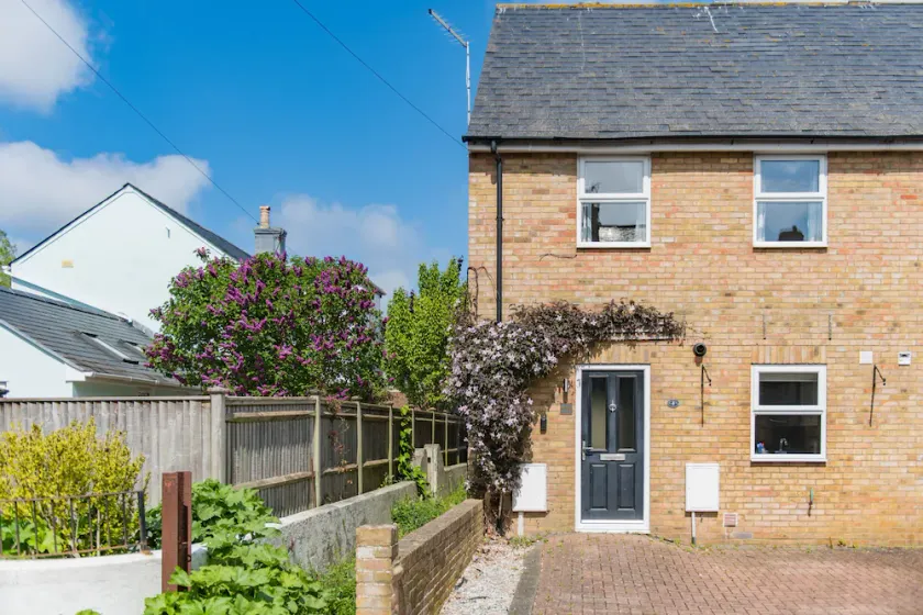Modern holiday home in Walmer, Deal with parking - Image 1