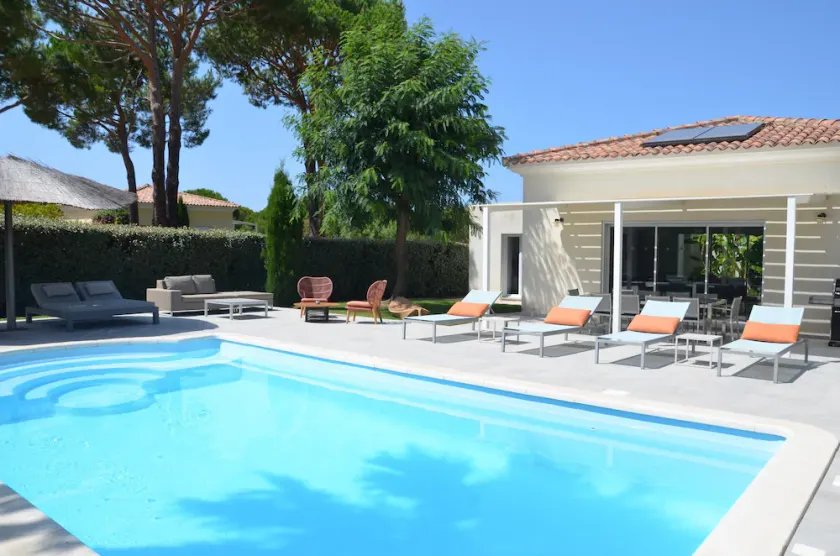 A sua villa de férias com piscina, em condomínio privado. - Image 1