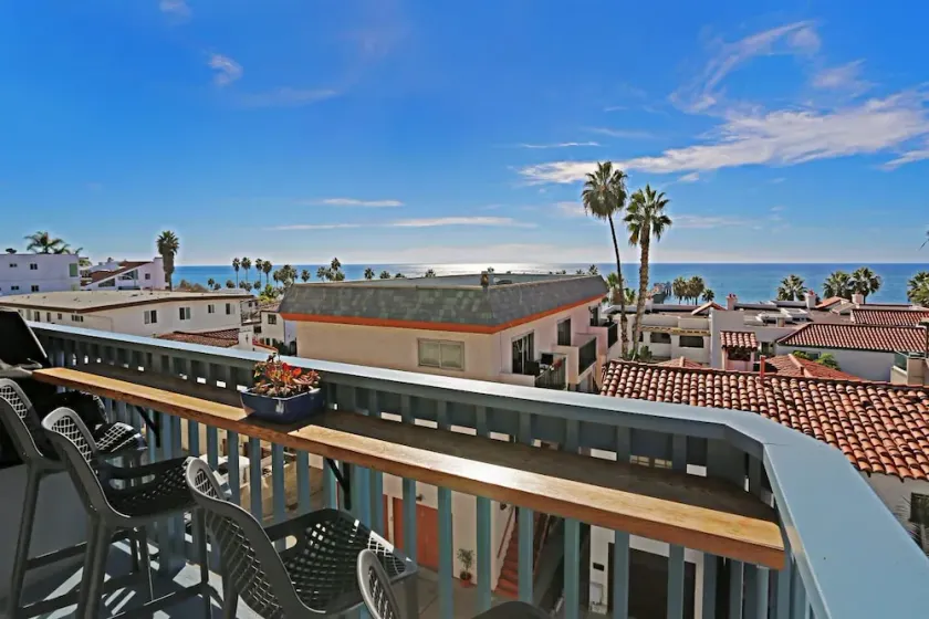 Lux Penthouse Steps to Beach  AC  Bikes  Pets - Image 1