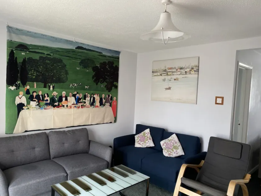 Charming Spacious 3-bedroom Beach Holiday House, Norfolk - Image 1
