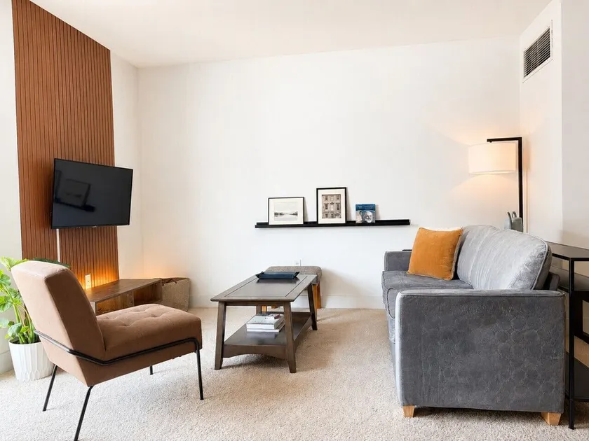 Third Ward Apt Near Summerfest with Gym and Balcony - Sleeps 4 - Image 1