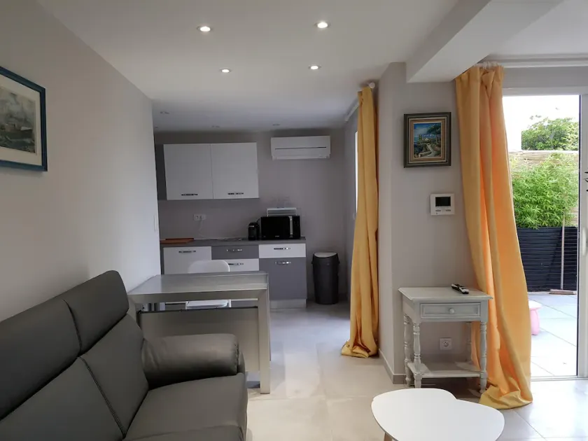 cap negre villa 2 - studio - Image 1