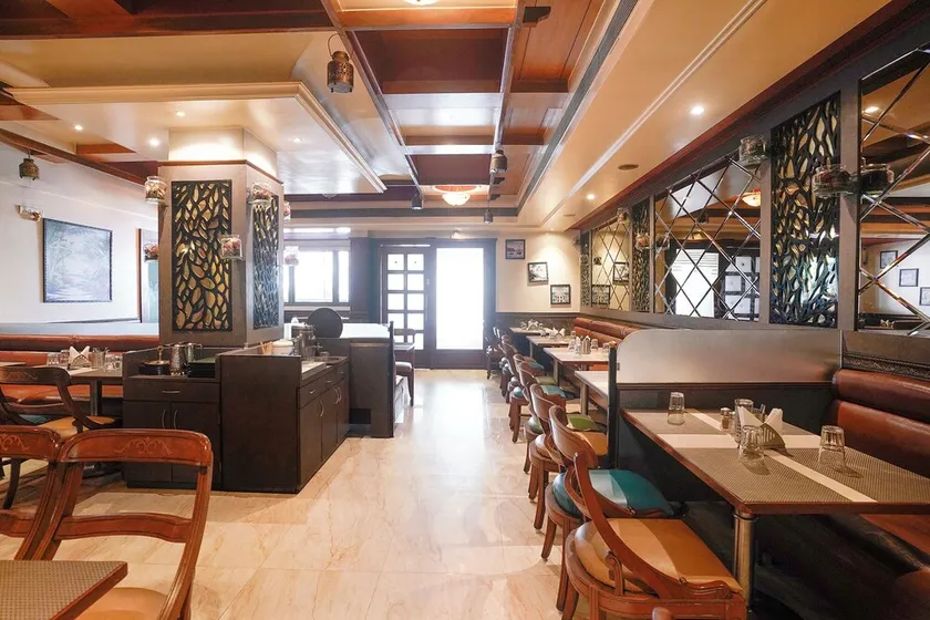 FabHotel Prasad International - Image 1