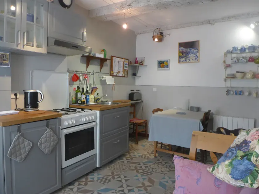 Village house \"l' Oustau de Mirèio\" in the heart of the Lavander Capital - Image 1