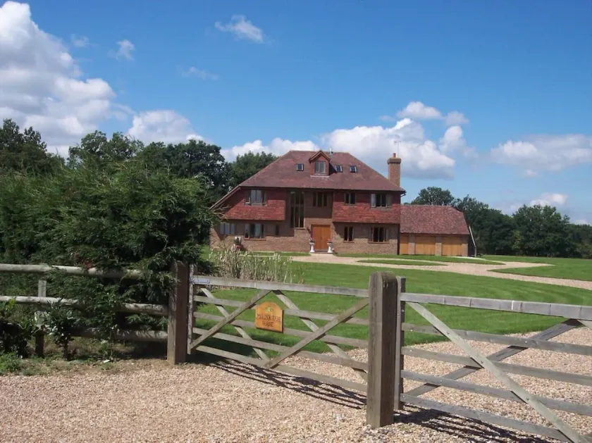 Farmhouse: Beautiful rural location. London from 60 minutes. - Image 1