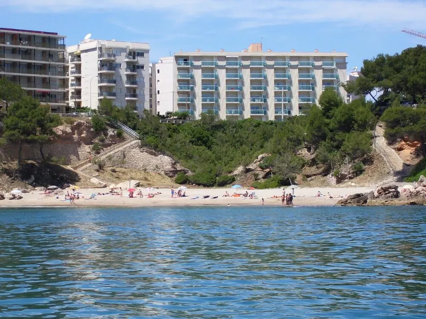 Spacious apartment. 100m from the beach, private garden, sea view - Image 1