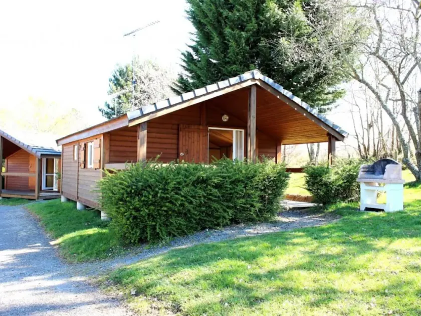 Familienaufenthalt im Chalet mit Angeln, Naturpool und Sommeraktivitäten - Image 1