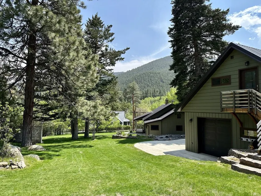 Nestled in the National Forest, just minutes from downtown - Image 1