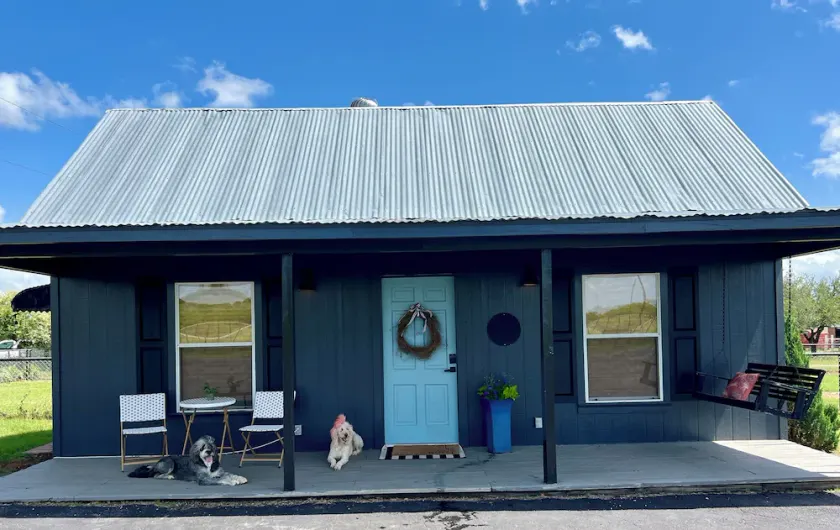 County lodging with style - Image 1