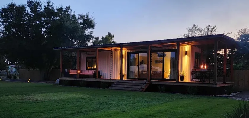 "Glamtainer" One of a kind Romantic Luxe Retreat, 8 Minutes to Emerald Beach, Outdoor Haven - Image 1