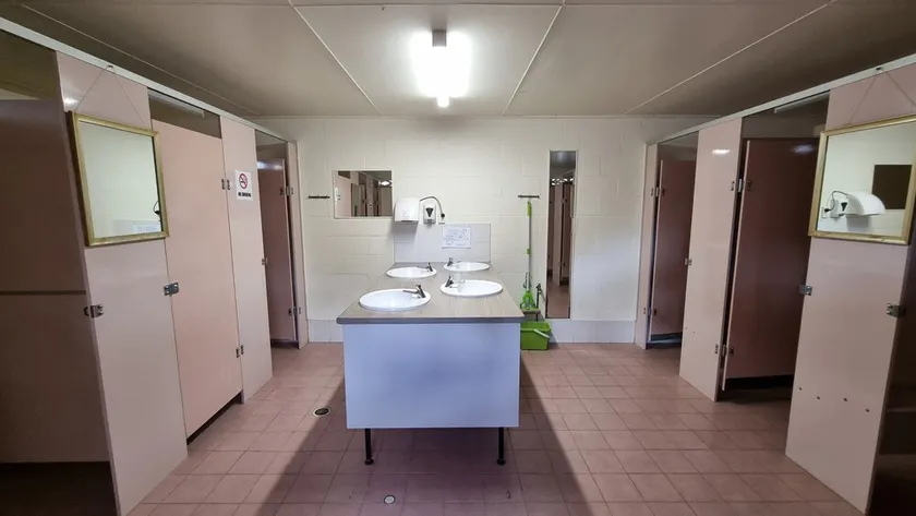 Country Style Holiday Park - Image 1