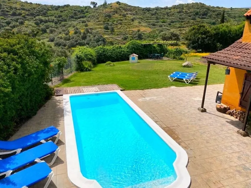 Rural house with heated pool and large garden. Relax and nature. - Image 1