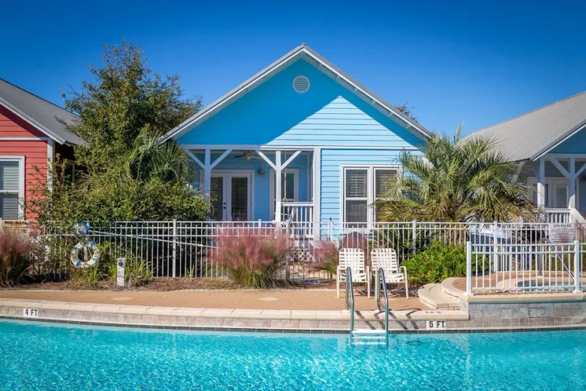 300 'til Deeded Beach. Perfekt Seacrest Beach Cottage: Pool & 4 cykler - Image 1