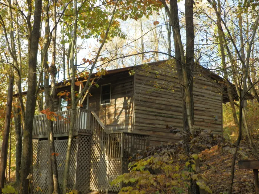 Affordable cabin near Raystown Lake, minutes from Seven Points & Allegrippas Tr - Image 1