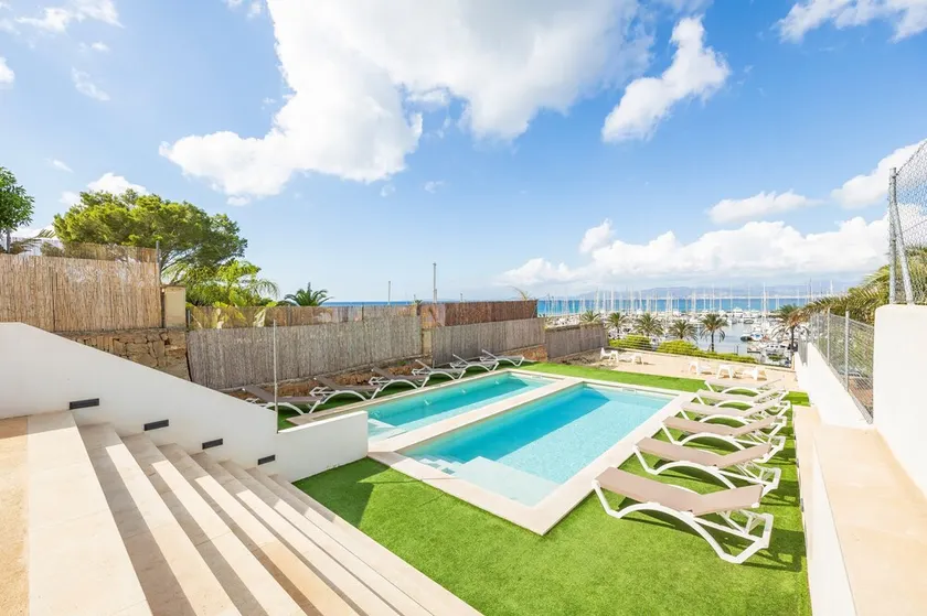 Holiday Home 'Son Veri D'abaix Derecha' with Sea View, Wi-Fi and Air Conditioning - Image 1