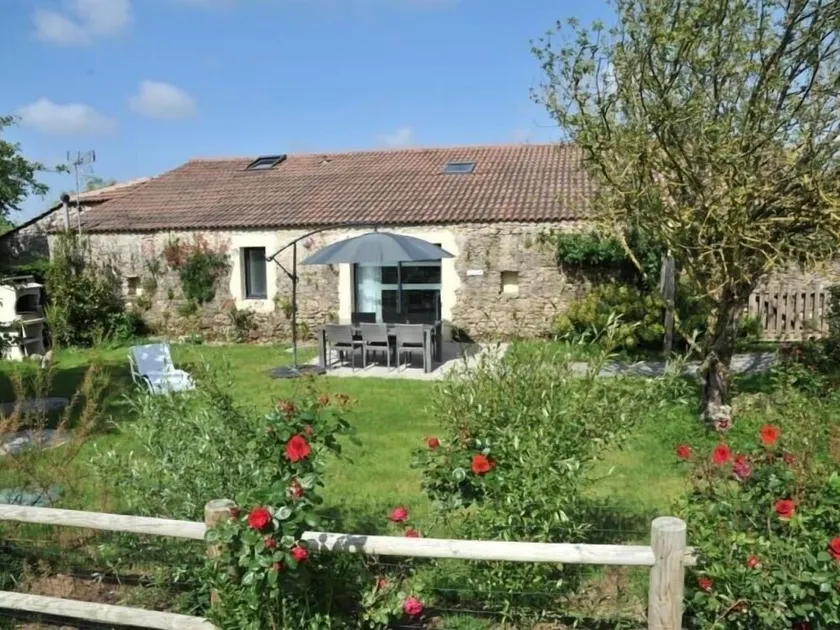 Gîte charmant avec spa et piscine au cœur du Marais Breton - FR-1-426-280 - Image 1
