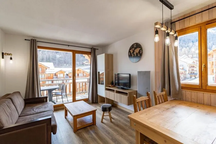 150m from ski slopes, 6th floor, view resort, swimming pool, sauna, terrace, balcony, ski locker - Image 1
