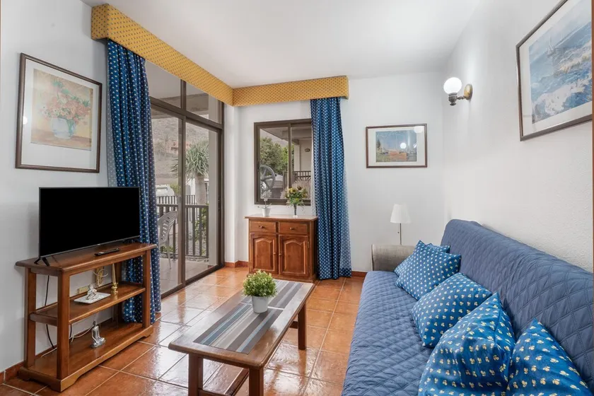 Apartamento 'Bonita Apto Nieves' con vistas a la montaña, Wi-Fi y aire acondicionado - Image 1