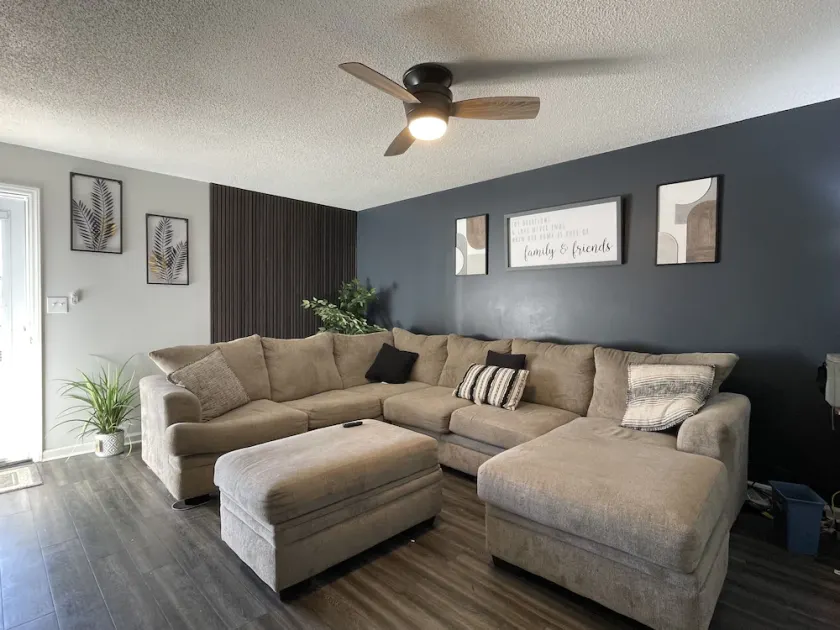 Spacious 1king bd/2queen 15mins polar express - Image 1