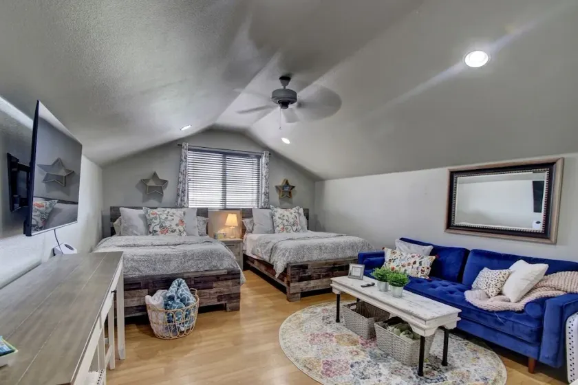 Comfy apartment on acreage, sleeps 2 - Image 1