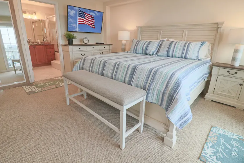 New Listing! Beautiful 2000 Square Foot Multi-Level Townhome. 1 BLOCK FROM BEACH - Image 1