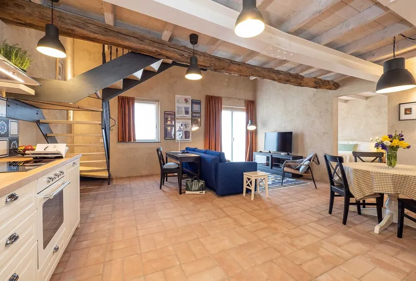 Cozy Lofted 2Bedroom Apartment in Farmhouse Resort  - Image 1