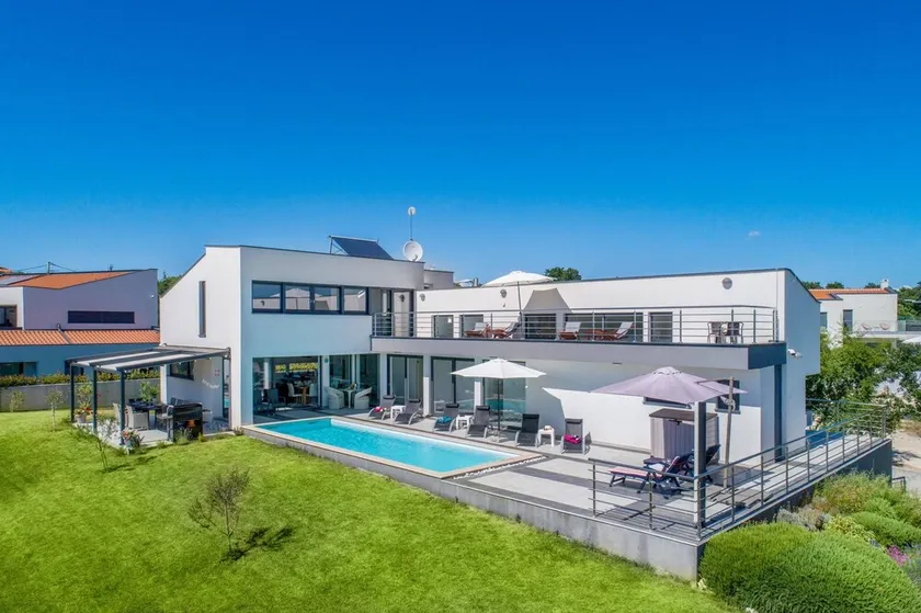 Villa Elsa with 4 bedrooms - Image 1