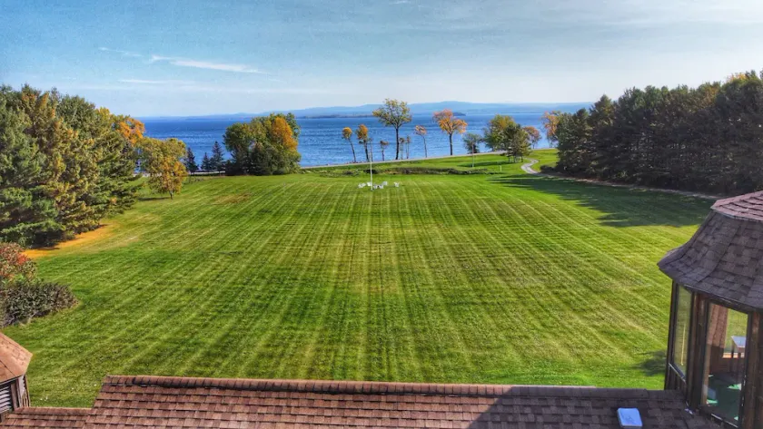 private Beach, Basketball Court, 100 yard chipping Range, Water Sports, bikes - Image 1