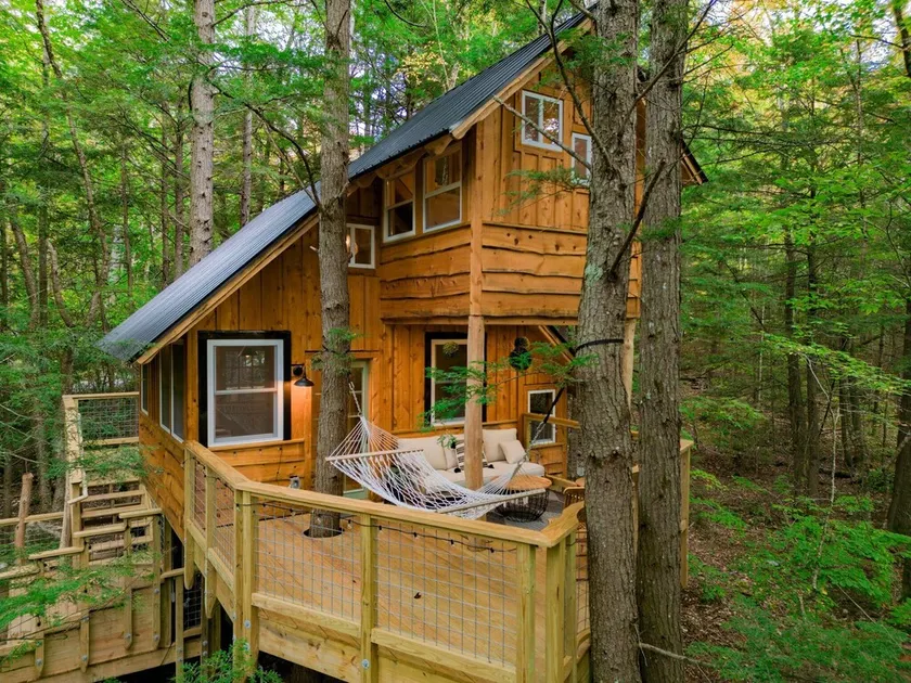Treehouse With Hot Tub Close to Sunday River! - Image 1