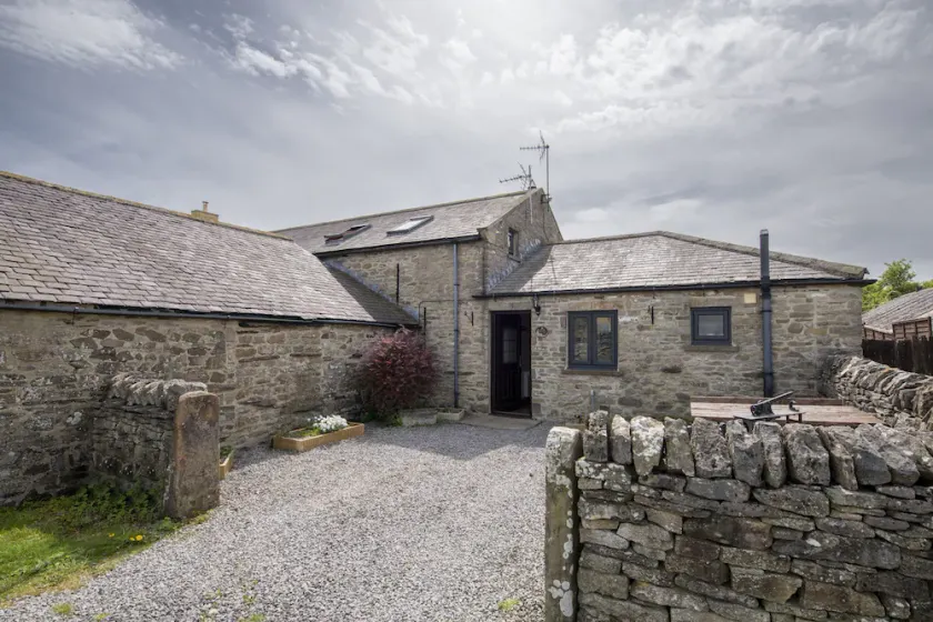 Corner Cottage - Image 1
