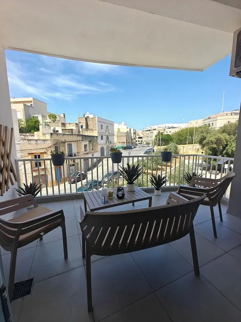 Modern 2BR APT in Central Birkirkara - Image 1