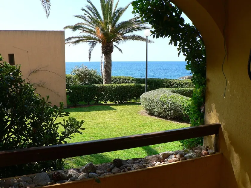 Apartamento en residencia de vacaciones con piscina y playa - Image 1