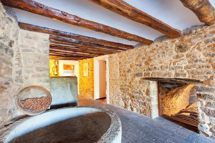 Casa Fumanal - Unique Property for up to 24 - Image 1