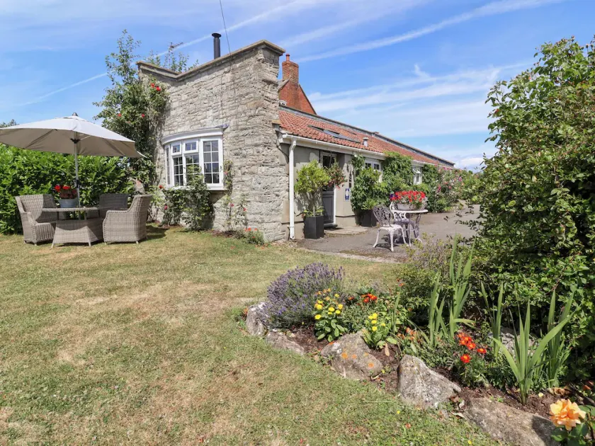 Pear Tree Cottage - Image 1