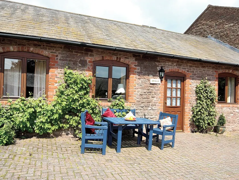 2 bedroom accommodation in Hentland, Ross-on-Wye - Image 1