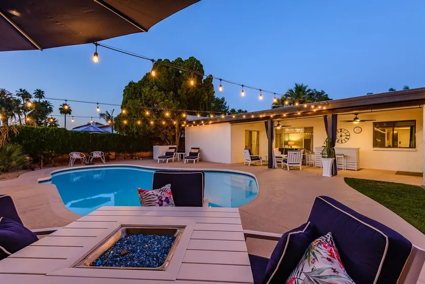 Large Pool and Entertainers Delight Yard! - Image 1