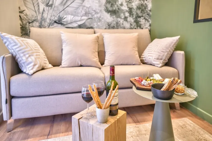 NEW Eiffel Tour ! Splendid Apartments in the Heart of Paris - Image 1