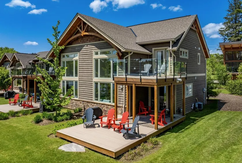 3 + bed 2 bath Villa on Lake Muskoka - Image 1