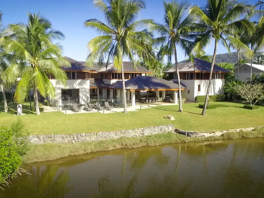 22 Ruby Close - 5 Bedroom Home on the Lake - Image 1