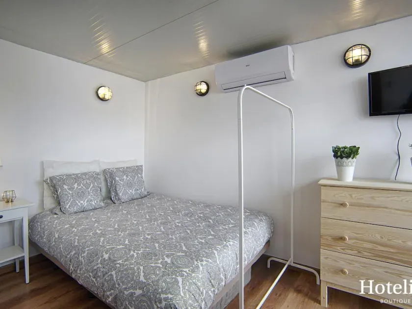 Hotelito Boutique Badalona 6 - Image 1