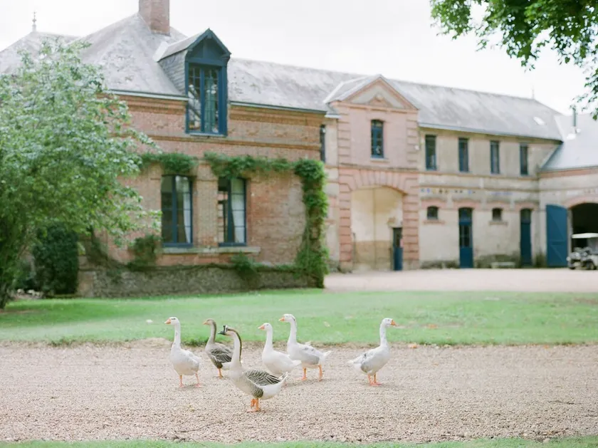 Charming house in the listed grounds of a chateau near Paris. - Image 1