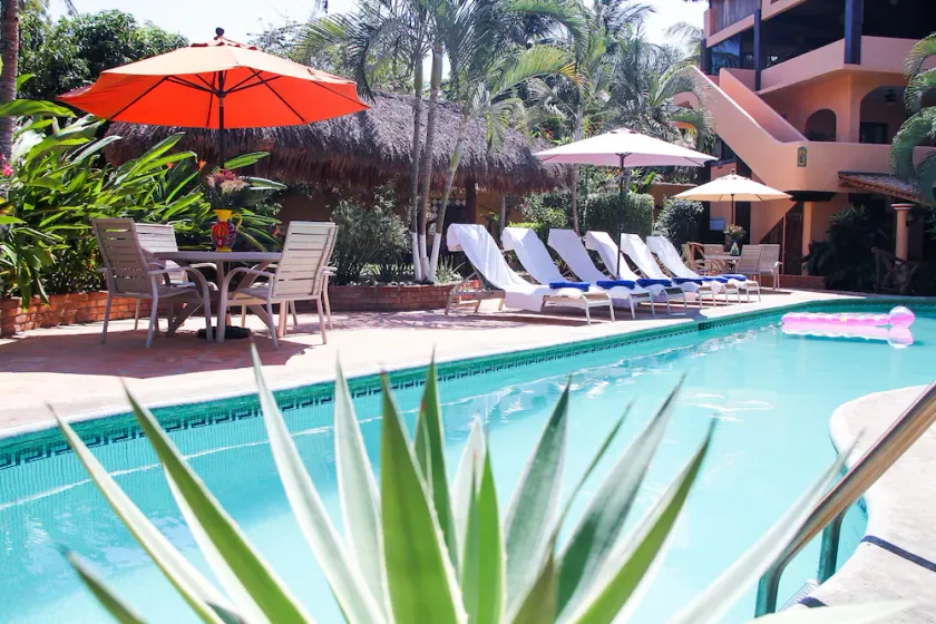 1 BR apartment w/ patio, ionization pool system, 1 mn to beach, completely indep - Image 1