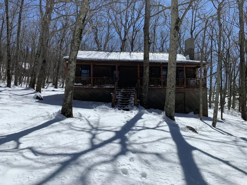Cozy Cabin with private HOT TUB! - Image 1
