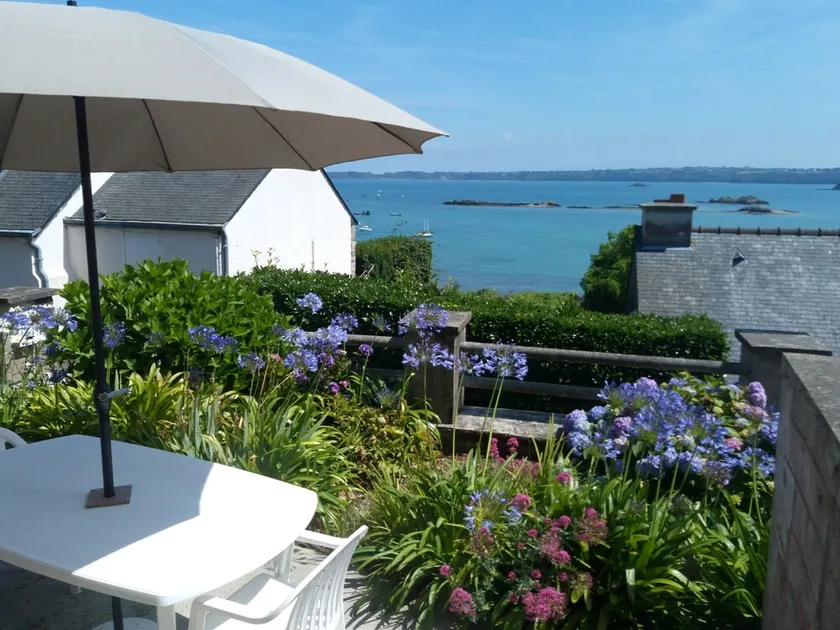 Maison de pêcheur vue mer entre Paimpol et Bréhat - Image 1