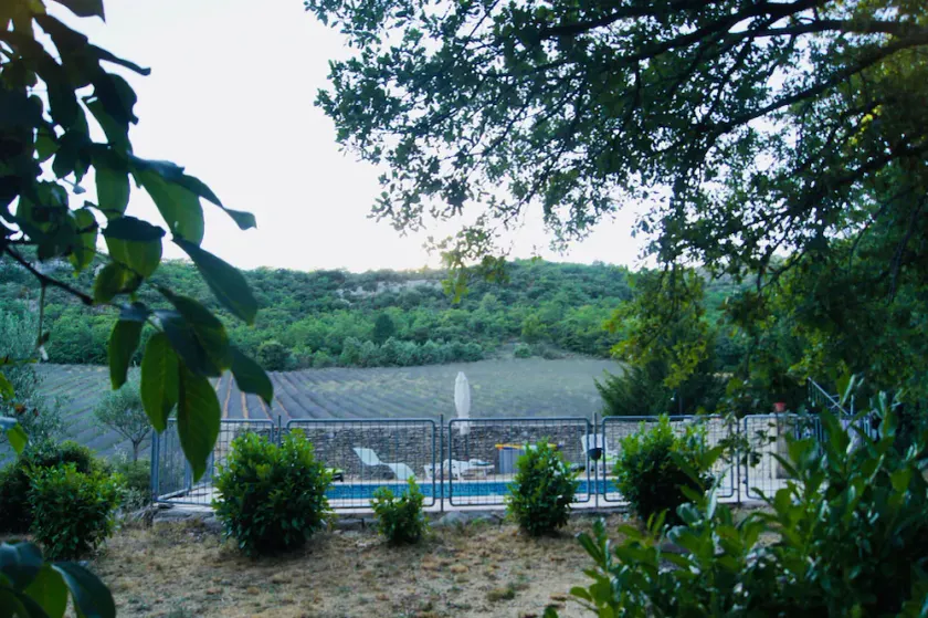 Grande casa tradizionale in pietra con piscina - Image 1