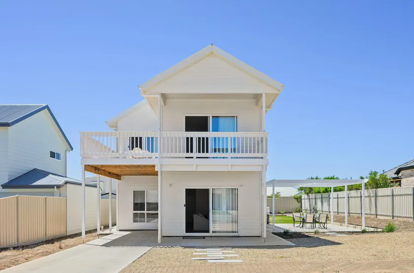 The White House - Sellicks Beach - C21 SouthCoast Holidays - Image 1