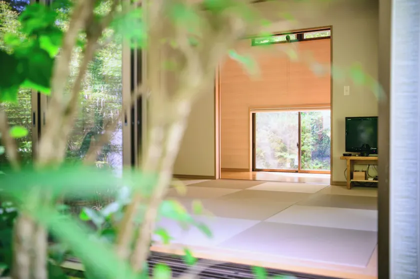 小涌谷 樂 - kowakudani Raku - Image 1