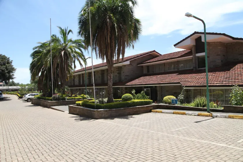 ARC Egerton Hotel - Image 1